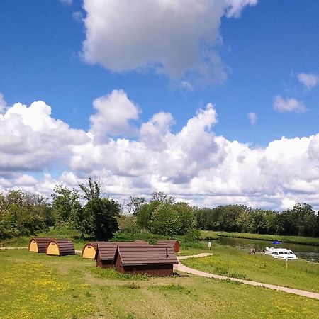 La Halte Du Canal Luthenay-Uxeloup Exteriör bild