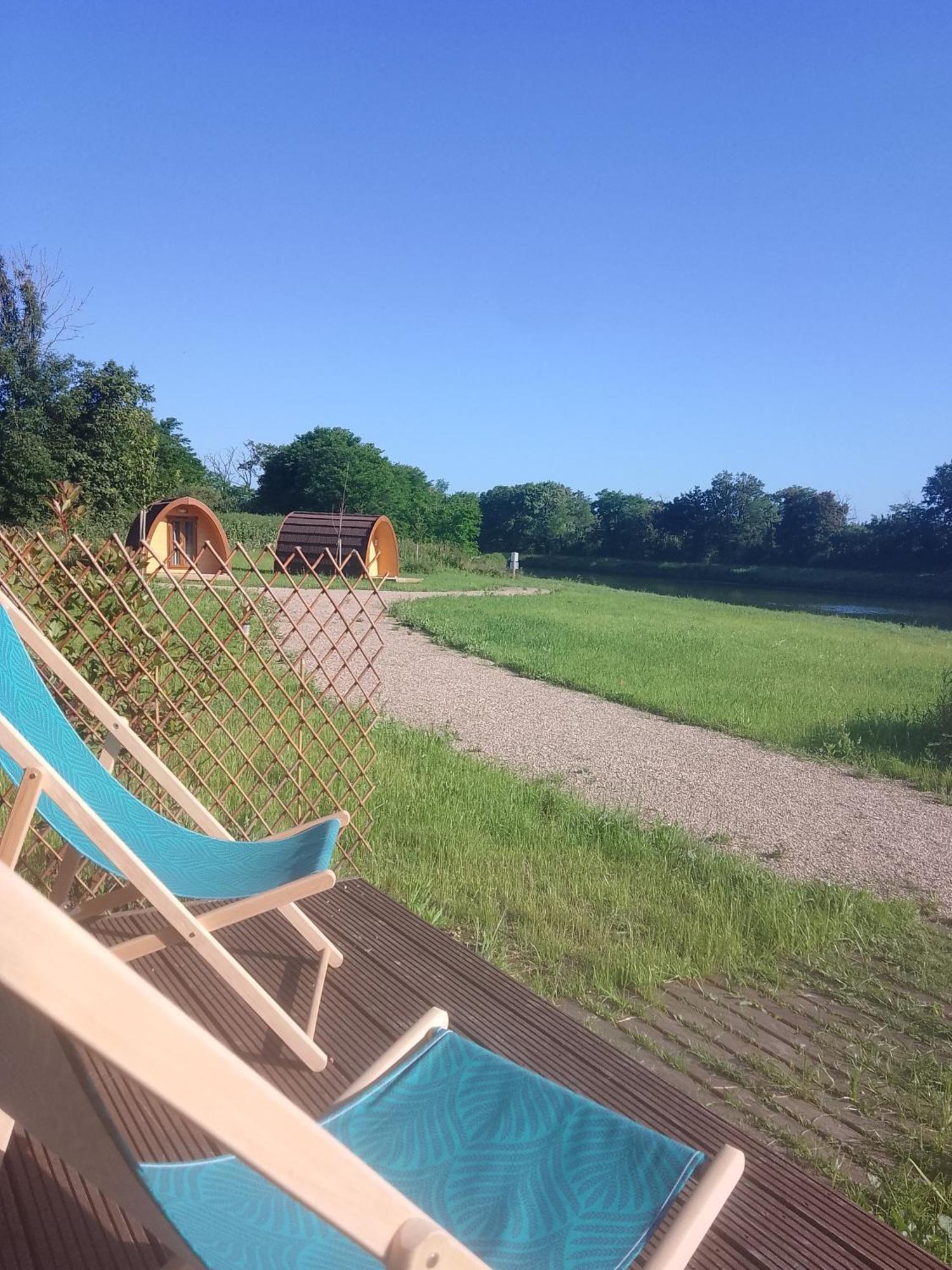La Halte Du Canal Luthenay-Uxeloup Exteriör bild